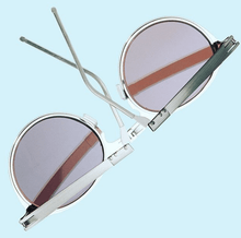 Load image into Gallery viewer, **Exclusive Offer** ROAV - The World&#39;s Thinnest Folding Sunglasses (Ready Stock)